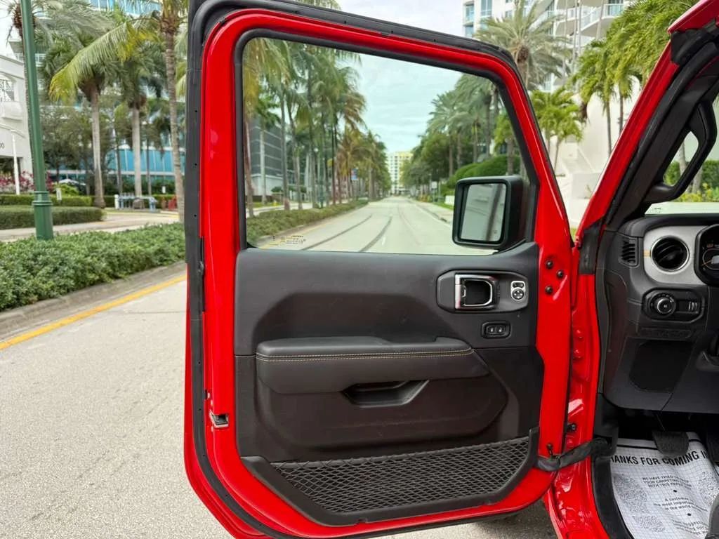 2025 Jeep Wrangler Sahara 4 Door 4x4 - 22952910 - 26