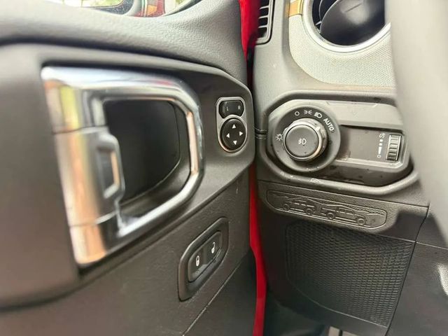 2025 Jeep Wrangler Sahara 4 Door 4x4 - 22952910 - 28