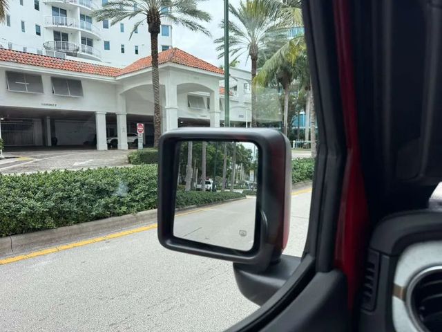 2025 Jeep Wrangler Sahara 4 Door 4x4 - 22952910 - 30