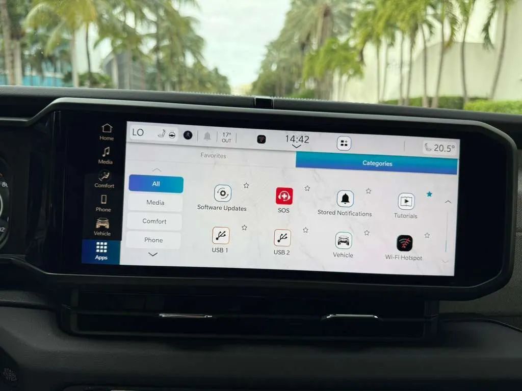 2025 Jeep Wrangler Sahara 4 Door 4x4 - 22952910 - 32