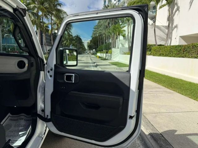 2025 Jeep Wrangler Sahara 4 Door 4x4 - 22961172 - 11