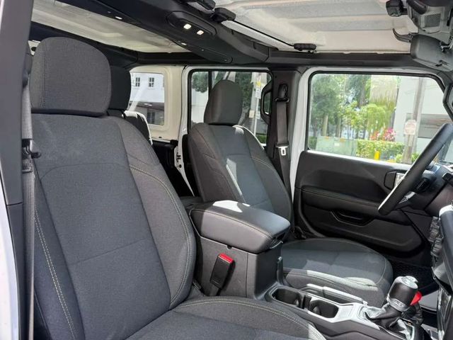 2025 Jeep Wrangler Sahara 4 Door 4x4 - 22961172 - 14