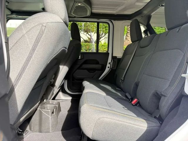 2025 Jeep Wrangler Sahara 4 Door 4x4 - 22961172 - 15