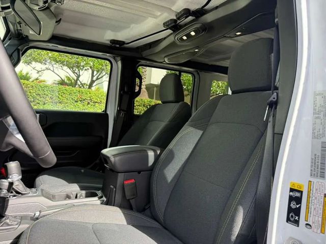 2025 Jeep Wrangler Sahara 4 Door 4x4 - 22961172 - 20