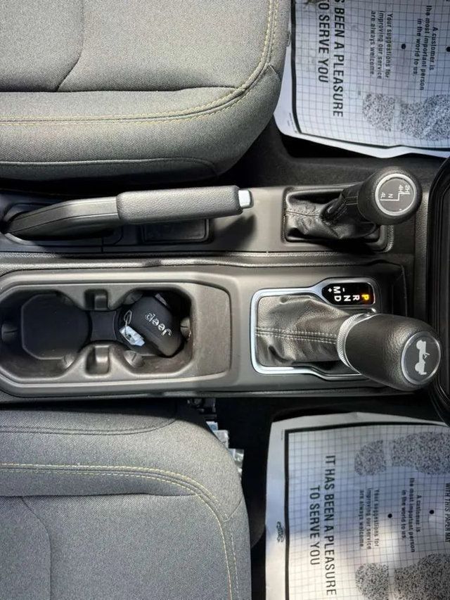 2025 Jeep Wrangler Sahara 4 Door 4x4 - 22961172 - 26