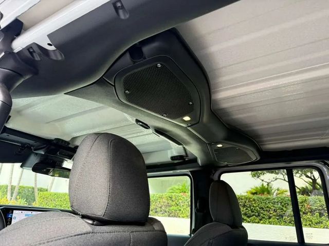 2025 Jeep Wrangler Sahara 4 Door 4x4 - 22961172 - 27