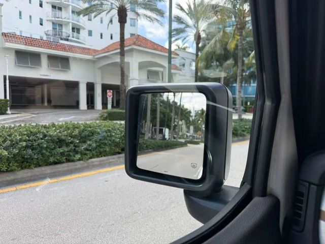 2025 Jeep Wrangler Sahara 4 Door 4x4 - 22961172 - 29