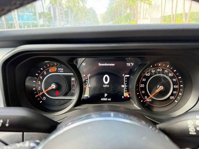 2025 Jeep Wrangler Sahara 4 Door 4x4 - 22961172 - 31