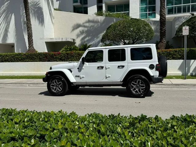 2025 Jeep Wrangler Sahara 4 Door 4x4 - 23004437 - 9