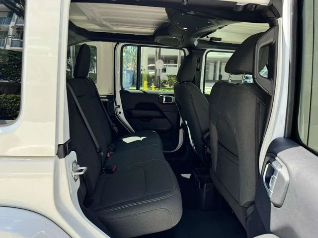 2025 Jeep Wrangler Sahara 4 Door 4x4 - 23004437 - 11