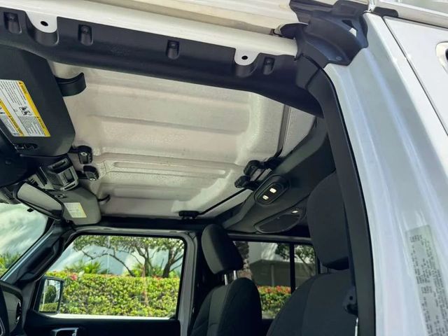 2025 Jeep Wrangler Sahara 4 Door 4x4 - 23004437 - 15