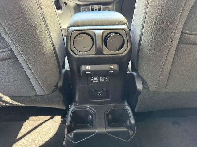 2025 Jeep Wrangler Sahara 4 Door 4x4 - 23004437 - 19