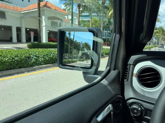 2025 Jeep Wrangler Sahara 4 Door 4x4 - 23004437 - 31