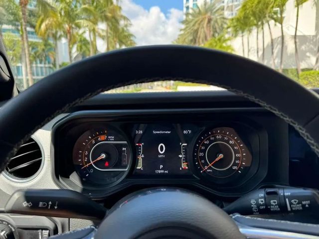 2025 Jeep Wrangler Sahara 4 Door 4x4 - 23004437 - 33