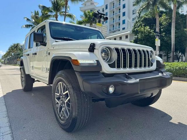 2025 Jeep Wrangler Sahara 4 Door 4x4 - 23004437 - 7