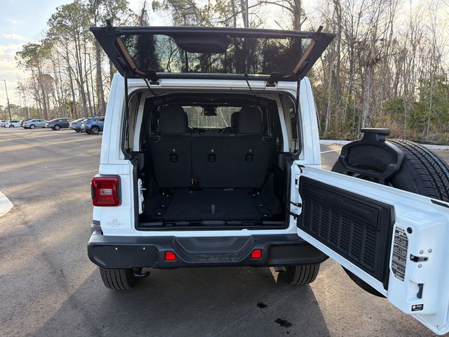 2025 Jeep Wrangler Sahara 4 Door 4x4 - 22988060 - 9