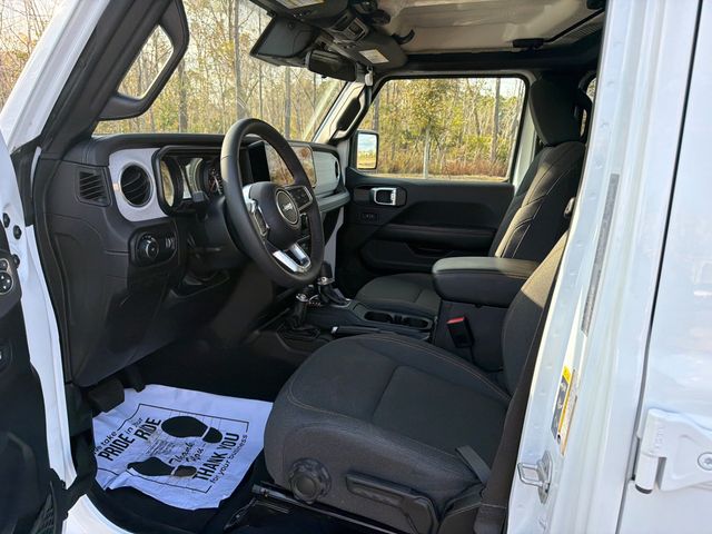 2025 Jeep Wrangler Sahara 4 Door 4x4 - 22988060 - 2