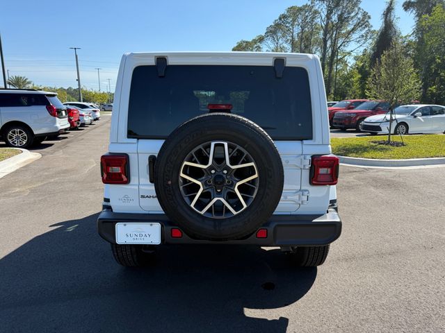 2025 Jeep Wrangler Sahara 4 Door 4x4 - 23010412 - 3