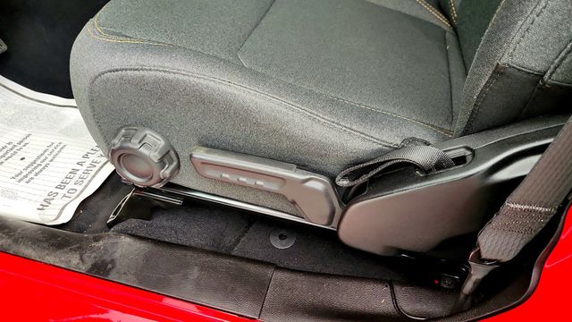 2025 Jeep Wrangler Sahara 4 Door 4x4 - 23012997 - 10