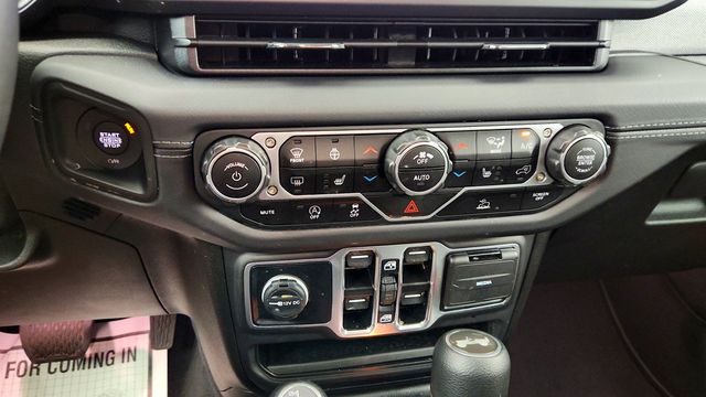 2025 Jeep Wrangler Sahara 4 Door 4x4 - 23012997 - 16