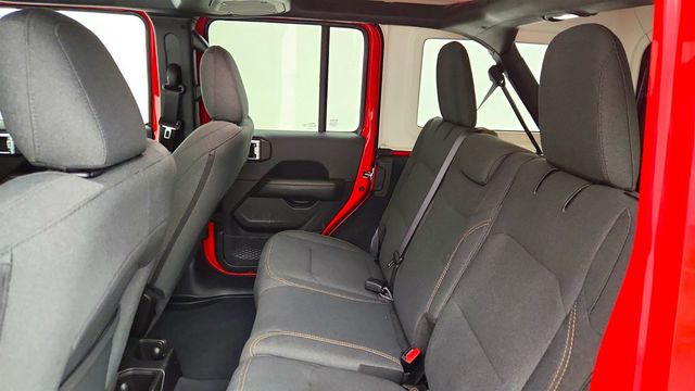 2025 Jeep Wrangler Sahara 4 Door 4x4 - 23012997 - 20