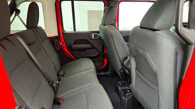 2025 Jeep Wrangler Sahara 4 Door 4x4 - 23012997 - 22