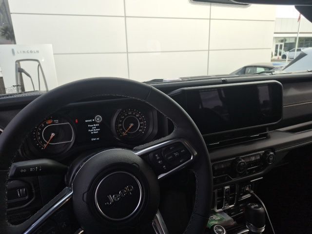 2025 Jeep Wrangler Sahara 4 Door 4x4 - 23034942 - 10