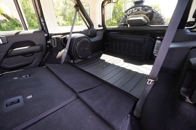 2025 Jeep Wrangler Sahara 4 Door 4x4 - 23034942 - 24