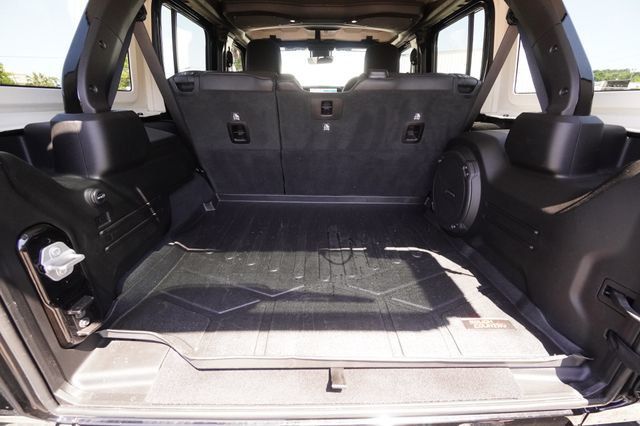 2025 Jeep Wrangler Sahara 4 Door 4x4 - 23034942 - 29
