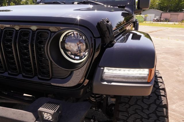 2025 Jeep Wrangler Sahara 4 Door 4x4 - 23034942 - 31