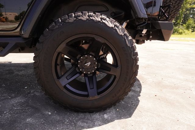 2025 Jeep Wrangler Sahara 4 Door 4x4 - 23034942 - 35