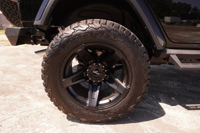 2025 Jeep Wrangler Sahara 4 Door 4x4 - 23034942 - 38