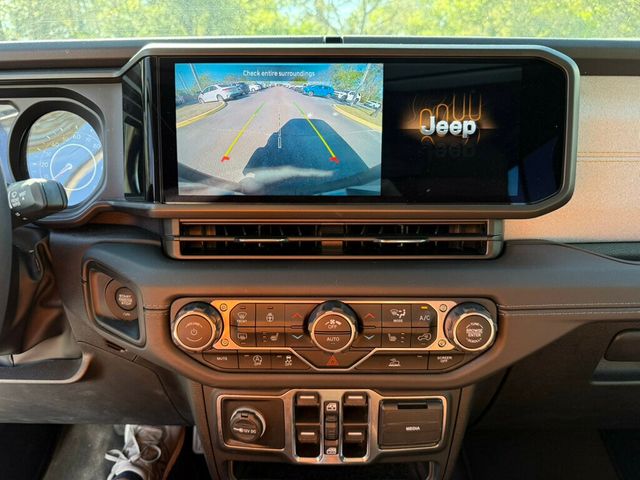 2025 Jeep Wrangler Sahara 4 Door 4x4 - 22991781 - 5