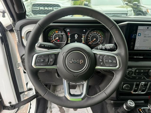 2025 Jeep Wrangler Sahara 4 Door 4x4 - 22999604 - 3