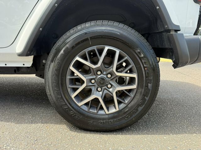 2025 Jeep Wrangler Sahara 4 Door 4x4 - 23047472 - 8