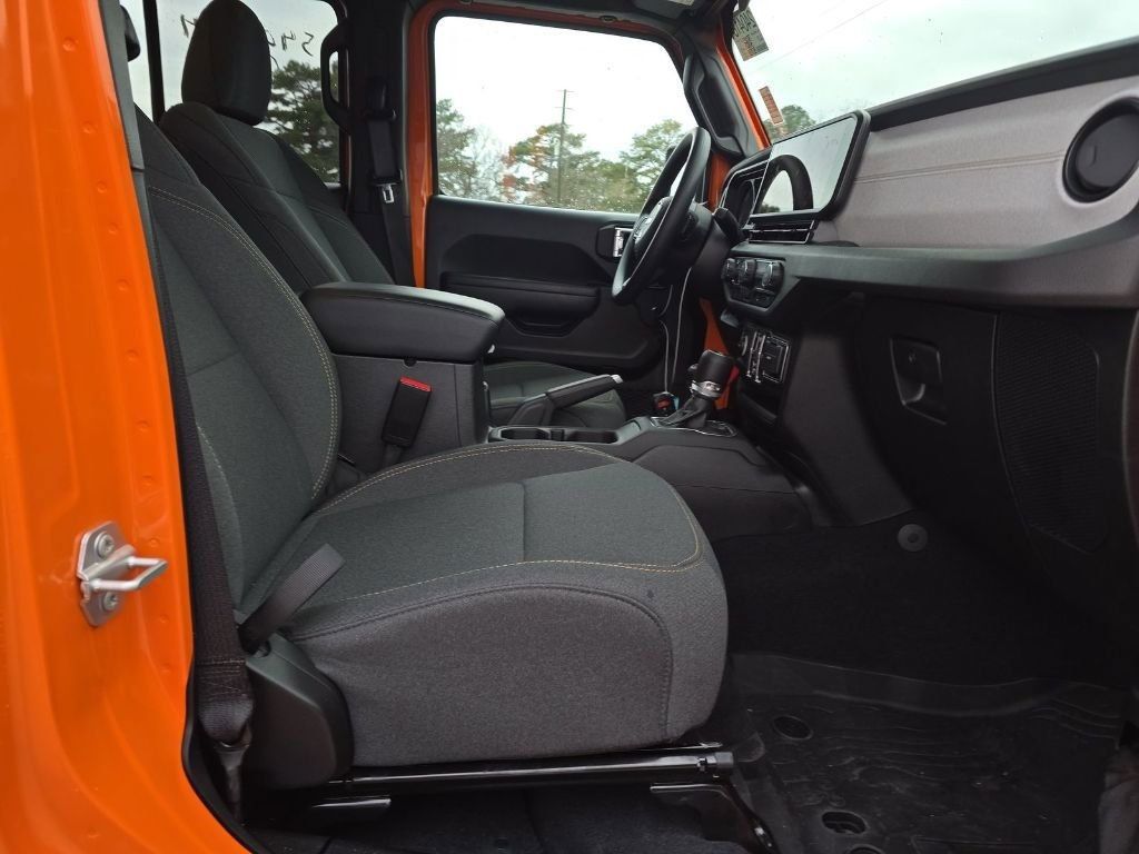2025 Jeep Wrangler Sport - 22986653 - 23