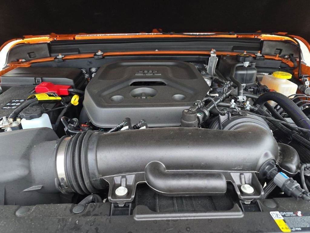 2025 Jeep Wrangler Sport - 22986653 - 25