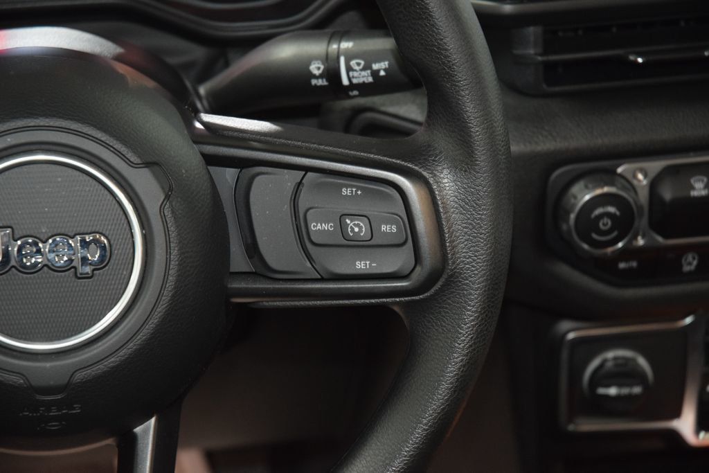 2025 Jeep Wrangler Sport - 22986653 - 34