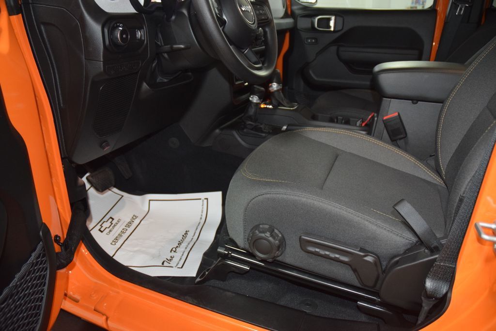 2025 Jeep Wrangler Sport - 22986653 - 35