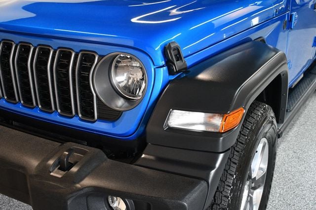 2025 Jeep Wrangler Sport 4 Door 4x4 - 23052501 - 9