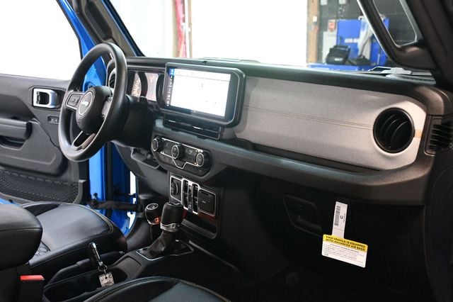 2025 Jeep Wrangler Sport 4 Door 4x4 - 23052501 - 25