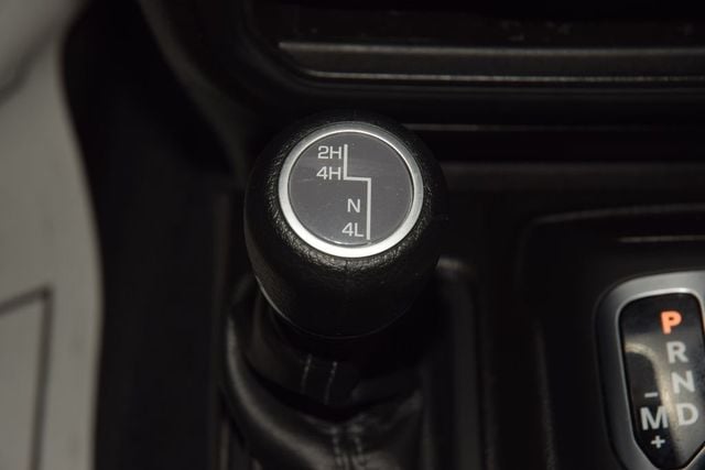 2025 Jeep Wrangler Sport S - 23047762 - 35