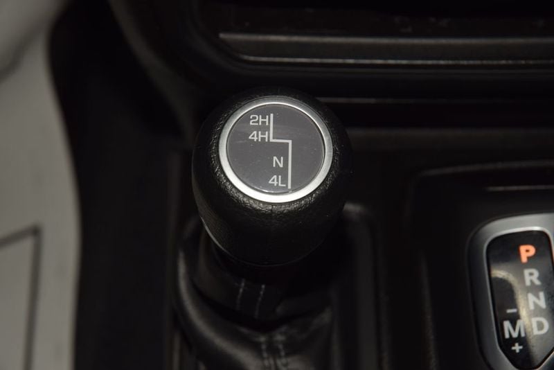 2025 Jeep Wrangler Sport S - 23047762 - 35