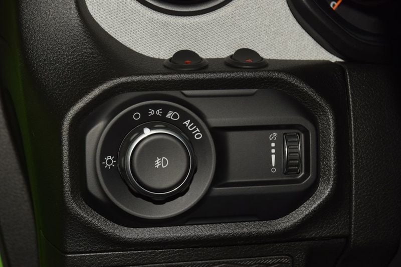 2025 Jeep Wrangler Sport S - 23047762 - 37
