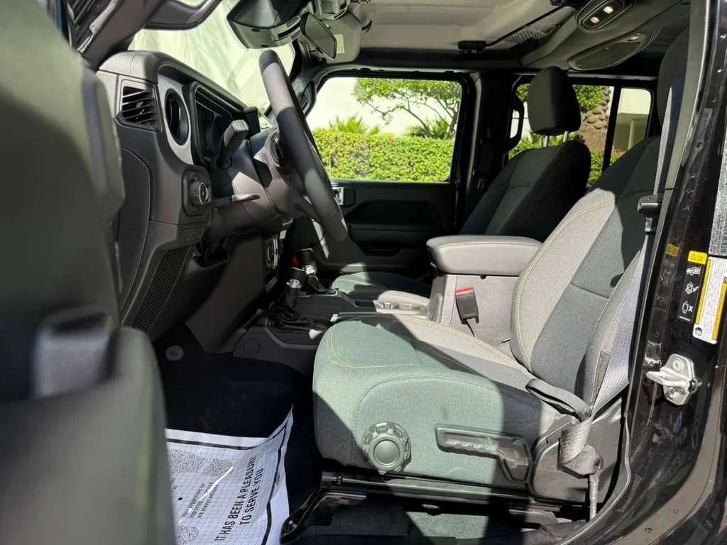 2025 Jeep Wrangler Sport S 4 Door 4x4 - 22952269 - 24