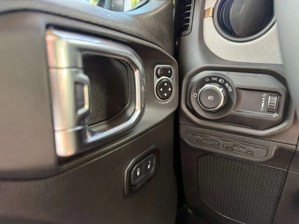 2025 Jeep Wrangler Sport S 4 Door 4x4 - 22952269 - 31