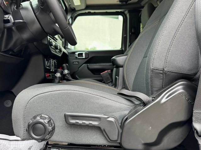 2025 Jeep Wrangler Willys Sport Utility 4D - 23036017 - 16
