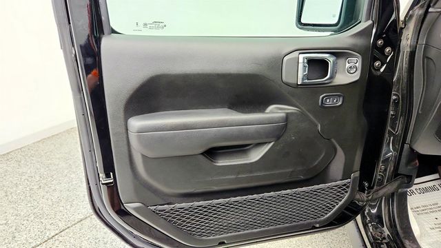 2025 Jeep Wrangler 4xe Rubicon 4x4 w/ Sky One-Touch Power Top - 23047595 - 10