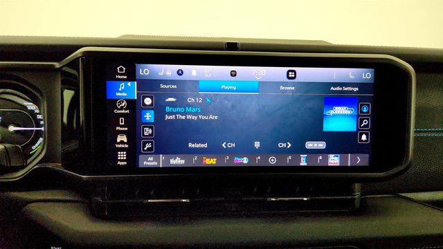 2025 Jeep Wrangler 4xe Rubicon 4x4 w/ Sky One-Touch Power Top - 23047595 - 17