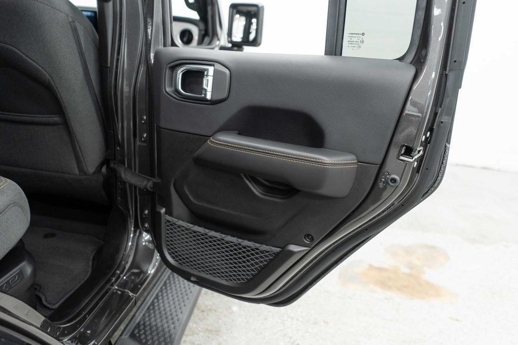2025 Jeep Wrangler 4xe Sahara 4x4 - 23032888 - 24